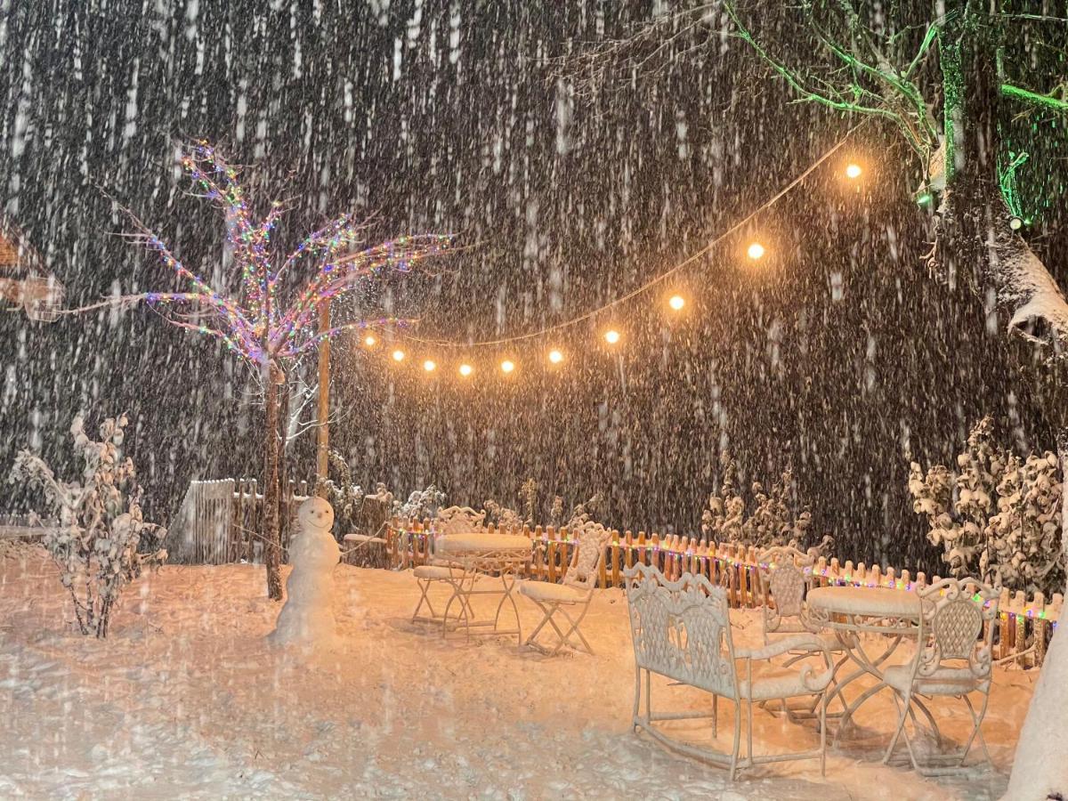 Chestnut Hill Hotel Bajram Curri Exterior photo